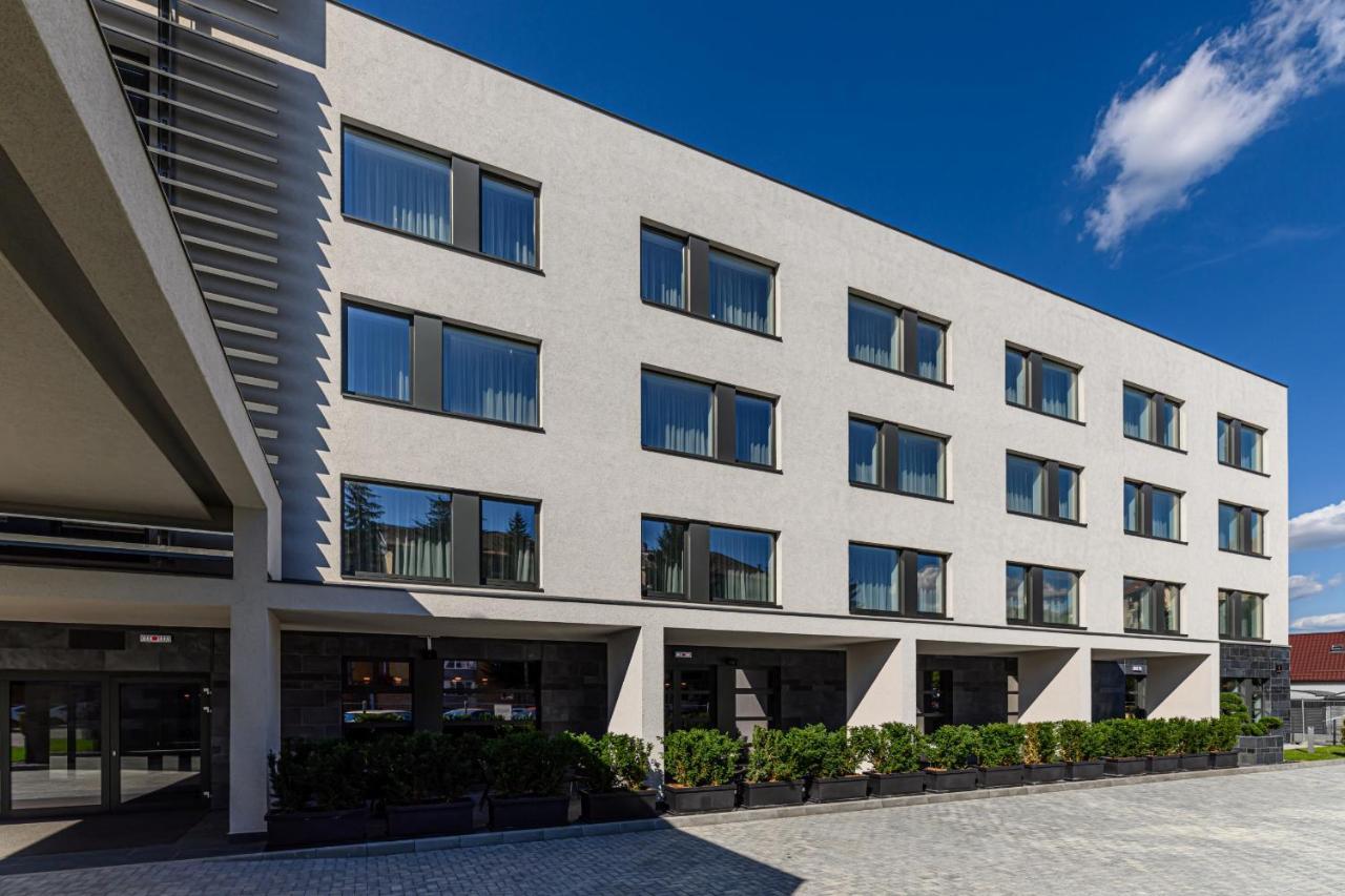 B The Hotel Sfântu-Gheorghe Εξωτερικό φωτογραφία